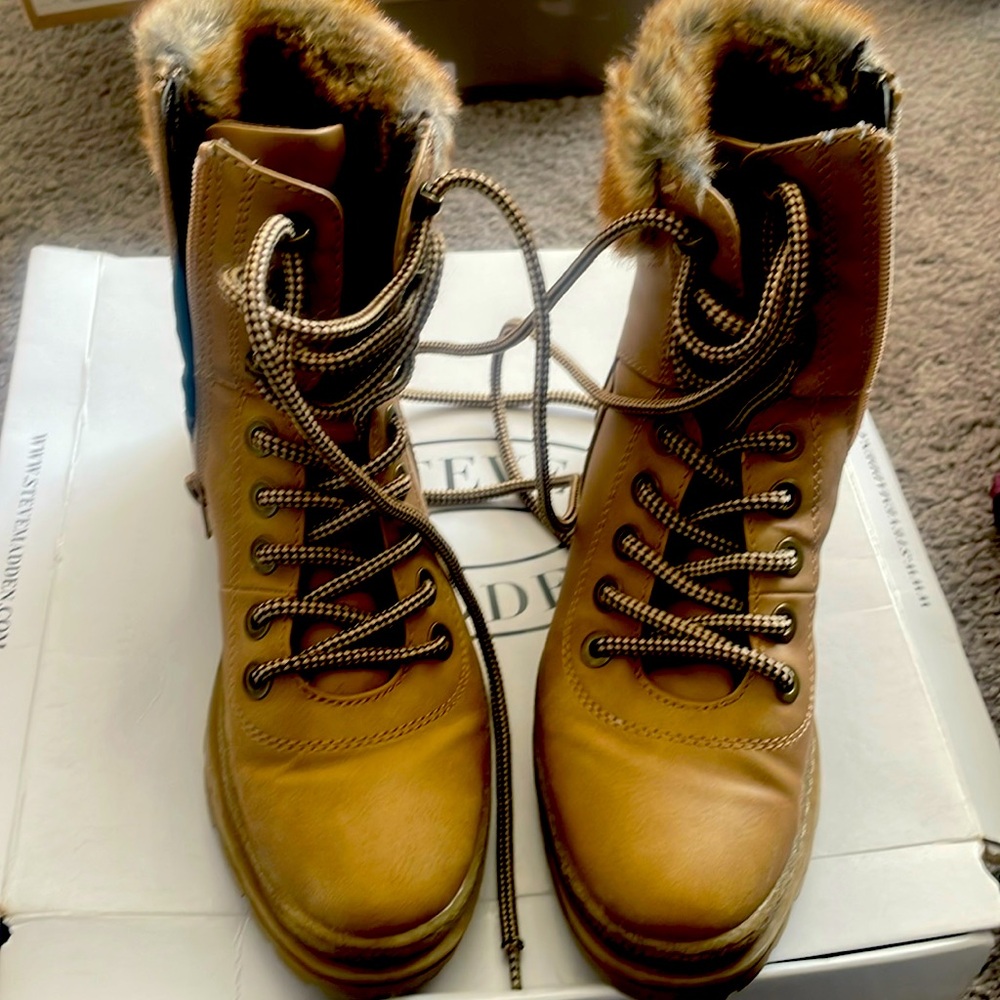 Steve Madden keystone tan size 7